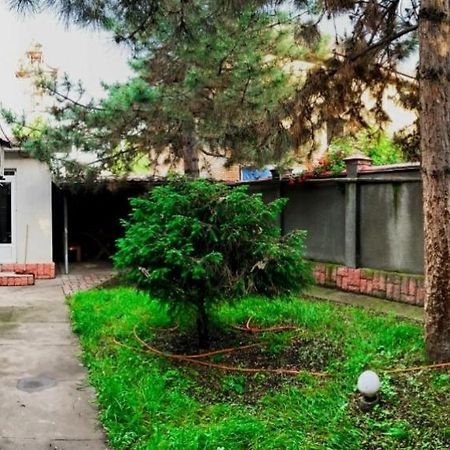 Ala-Bel Guesthouse Bishkek Exteriör bild